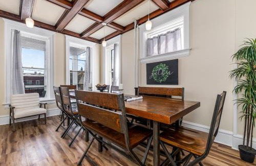 Dubuque Apartamento | Masterpiece on Main 1