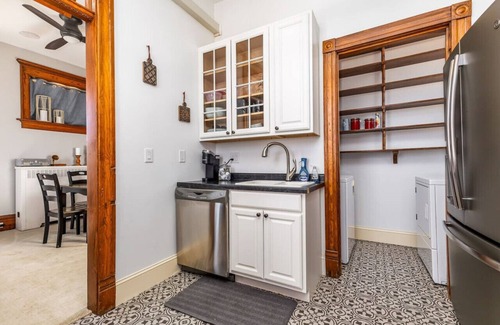 Dubuque Apartamento | Masterpiece on Main #3