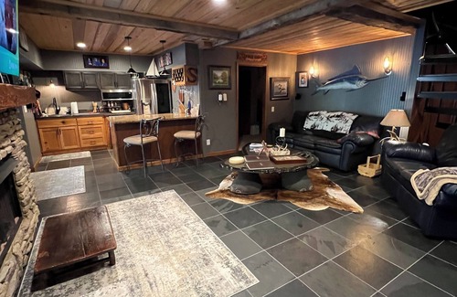 North Augusta Otro | Masters rental 5-bedroom farmhouse with WiFi, AC in serene North Augusta