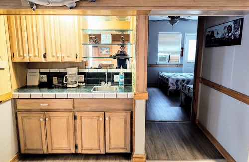 Elmaton Casa | MATAGORDA RIVERSIDE LODGE. Entire home on the river, minutes from the beach!