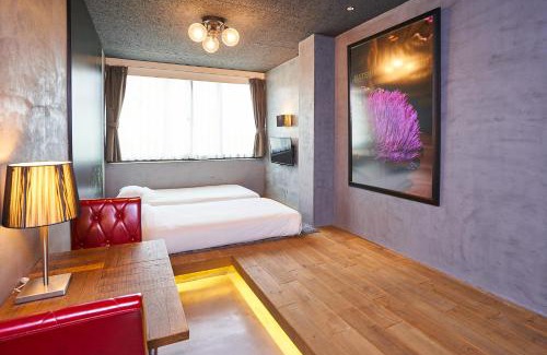 Okazaki Hotel | Material