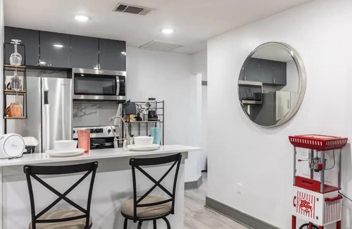 Old East Dallas Apartamento | Matinee Madness Studio In Lower Greenville
