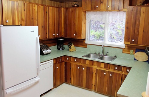 Central Kootenay Casa | MATTI HOUSE AND MARINA ON KOOTENAY LAKE