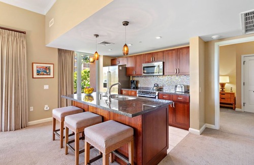 Kaanapali Condominio | Maui Resort Rentals: Honua Kai – 6 Total Bedrooms, Groundfloor Residences, Over 3500 Combined Sq. Ft., Large Lawn Areas, Steps to Pools/Beach/B.B.Q.s!