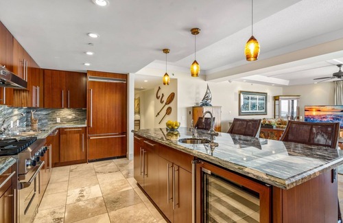 Honokowai Condominio | Maui Resort Rentals: Honua Kai – 7 Total Bedrooms, Stunning Ocean Views, 4,465 Combined Sq Ft, Sleeps up to 22!