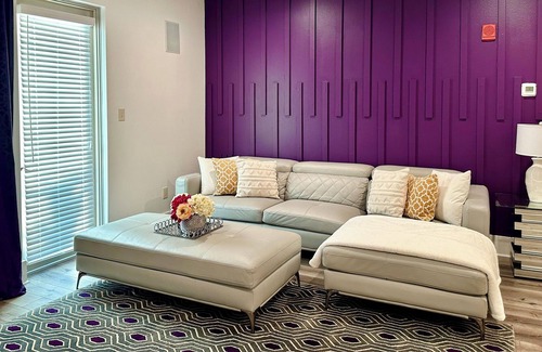 Baton Rouge Apartamento | Mauve Opulence w/ King bed
