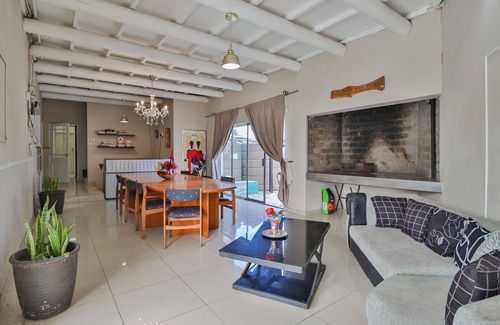 Belville Casa | Mauya Guesthouse