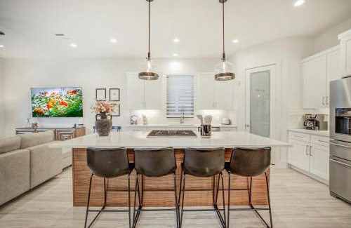 Mahncke Park Casa | Maverick's Pool Paradise