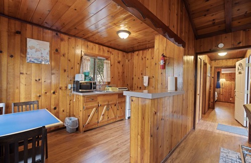 Boulder Creek Cabina | Mavrik - Cain Masoods Lodge