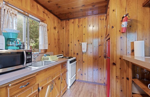 Boulder Creek Cabina | Mavrik - Cain Masoods Lodge
