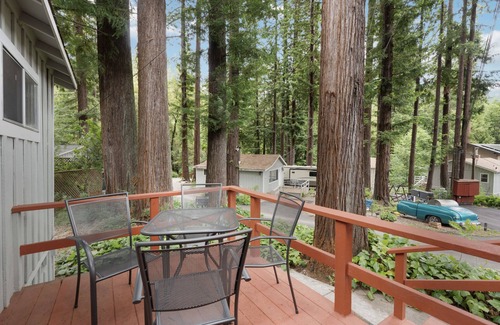 Boulder Creek Cabina | Mavrik - Cain Masoods Lodge
