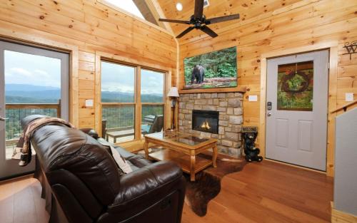 Sevierville Villa | Maw and Paws Retreat