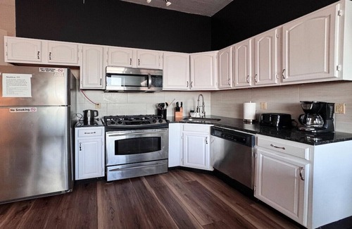 Union City Casa | Max NY View - Combination of 5 Beautiful Apartments, Sleeps 60+ 15 Mins to NYC