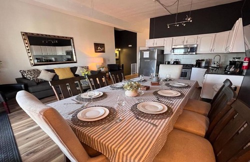 Union City Casa | Max NY View - Combination of 5 Beautiful Apartments, Sleeps 60+ 15 Mins to NYC