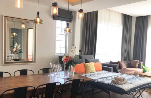 Phra Khanong Nuea Casa | ☆ Max12 personas ☆ 7-10 minutos de BTS Phrakanong, WIFI, StreetFood
