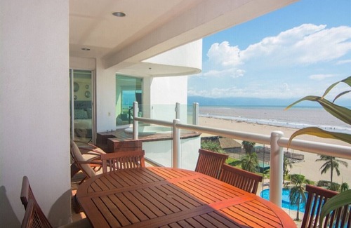 Nuevo Vallarta Apartamento | New Listing Beachfront luxury condo with access to Vidanta