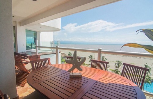 Nuevo Vallarta Apartamento | New Listing Beachfront luxury condo with access to Vidanta