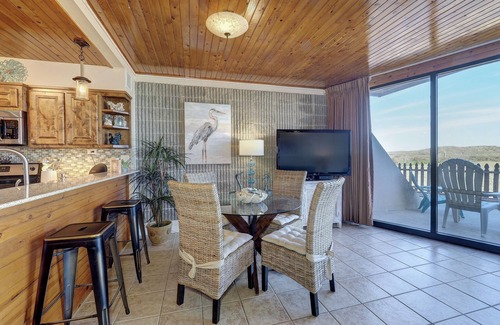 Port Aransas Condominio | Mayan Princess 106 Coastal Distancing | Beachfront