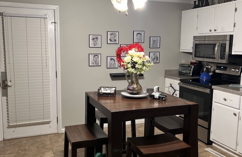 Mount Airy Casa | Mayberry Front Porch - 0.5 miles to downtown Mayberry