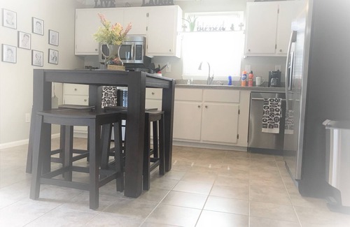 Mount Airy Casa | Mayberry Front Porch - 0.5 miles to downtown Mayberry