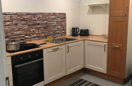 Vordereifel Casa | Mayen, Im Möhren, Privatzimmer Nr1, Waldrand, nähe Nürburgring & Burg Eltz, Gemeinschaftsbad