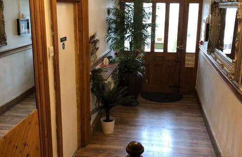 Penylan Casa | Mayfair Guest House