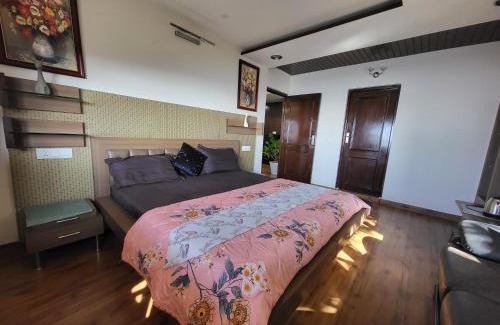 The Mall Road Villa | Mayfair Villa 4 bedroom villa