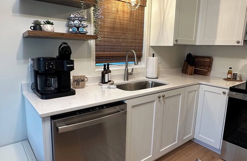 Kutzky Park Casa | Mayo Discount! Main floor 3 Bed 1 bath, 6 blocks from Mayo Clinic