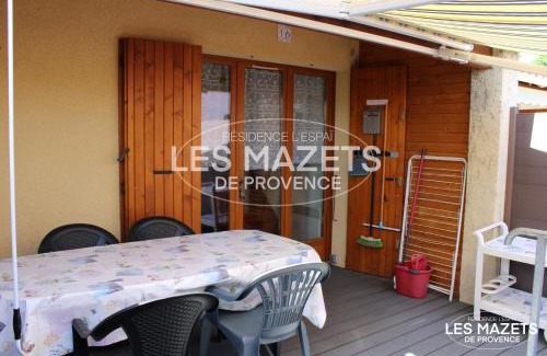 Saint-Martin-de-Bromes Apartamento | Mazet l’Olivier