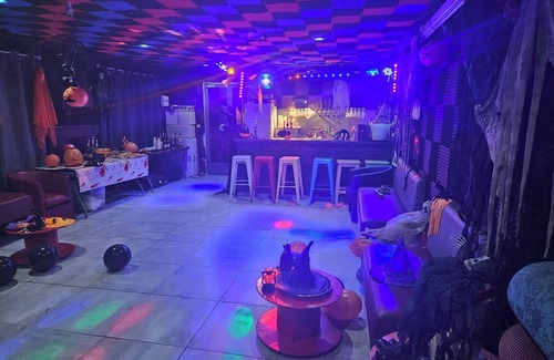 Le Luc Apartamento | laberintos 2a 6 pers spa piscina de karaoke + bb
