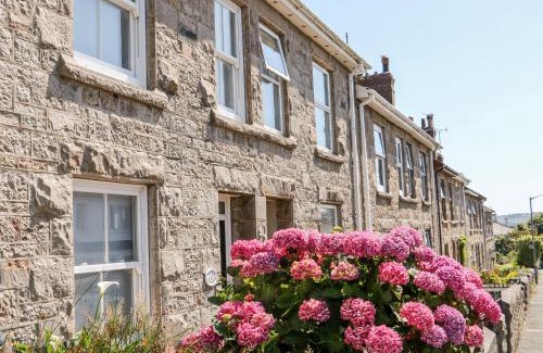 Chysauster Casa | Mazey Cottage