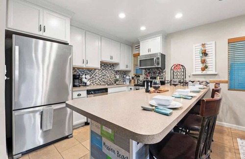 San Diego Casa | MB! 4BR Massive Beach Houses steps to sand with Parking spaces!