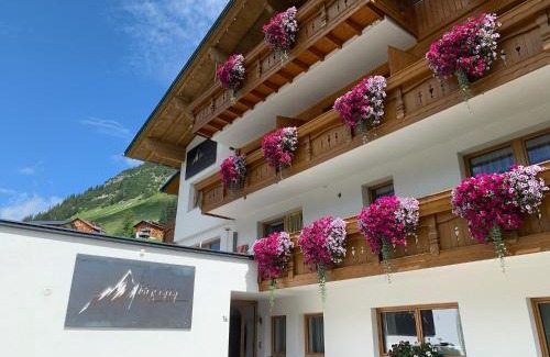 Steeg Apartamento | MBZ Birg 1414