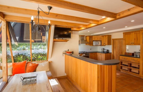 Queenstown City Centre Cabaña | McAlister House - Queenstown Holiday Home