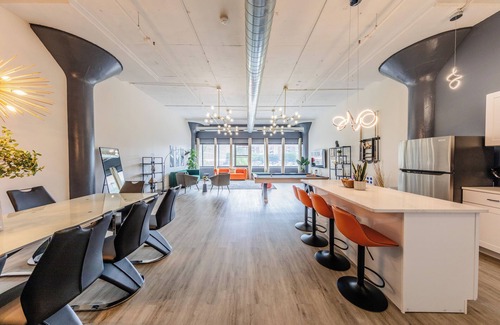 Prairie District Apartamento | McCormick 5B/3Ba Luxury Suite for groups/12 guests