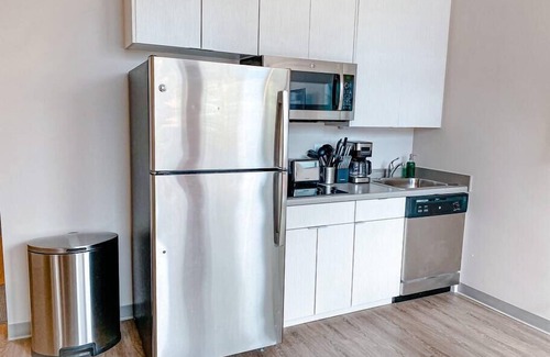 Near South Side Apartamento | McCormick Place 2br/2ba with optional parking that sleeps 6
