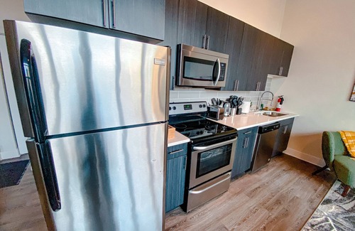 Near South Side Apartamento | McCormick Place Studio with optional parking and Gym for up to 4 guests