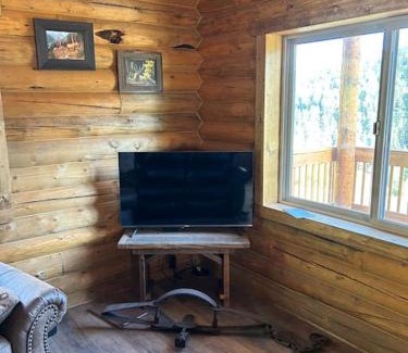 Gardiner Casa | McDonald Cabin #1 next to YNP