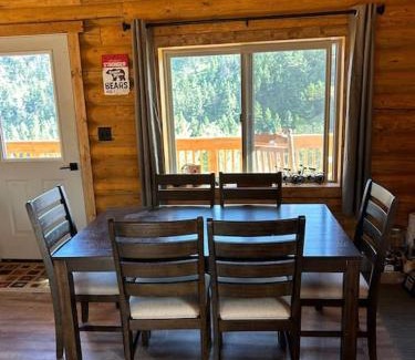 Gardiner Casa | McDonald Cabin #2 next to YNP