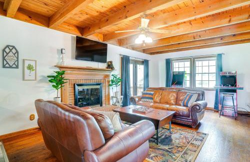 Massanutten Casa | McGaheysville Home with Screened Porch and Gas Grill!