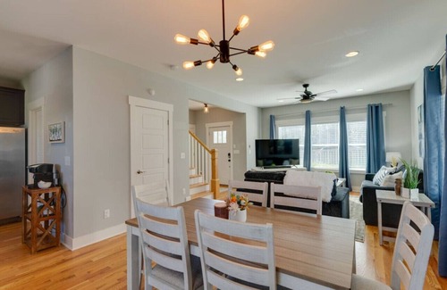 Radnor Apartamento | 3 Bedroom Home- HUGE yard! 4.5 miles to Broadway.
