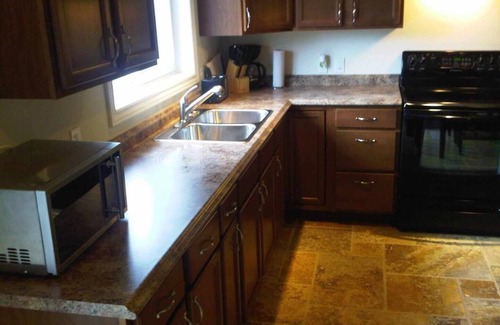 Miller Lake Cabina | Pet-Friendly Retreat Near Lake Huron – Budget-Friendly!