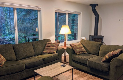 Blue River Casa | McKenzie River Cozy Cabin