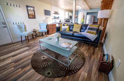 Central Sacramento Apartamento | McKinley Spacious Midtown Apartment In A Historic Bungalow *Virtual Tour