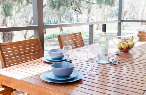 Deniliquin Complejo | McLean Beach Holiday Park