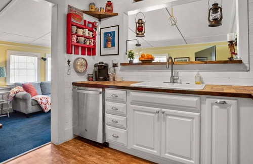 Beaufort Casa | MCRD Parris Island Grads & Families: Bungalow by the Bay in Beaufort Beaufort SC