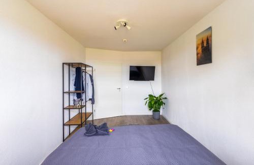 Magdeburg Apartamento | MD-4 Dodendorfer 88 - Nähe Uni Klinik - 2 Schlafzimmer - Smart TV - Schlafsofa -Voll ausgestattet