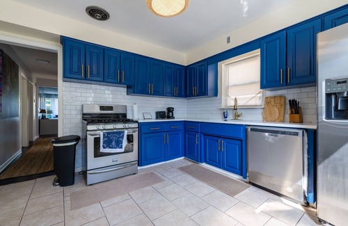 Evanston Condominio | MDRN Kid-Friendly Apt|Charming|Private|Sunny|Fast Wi-Fi| Parking