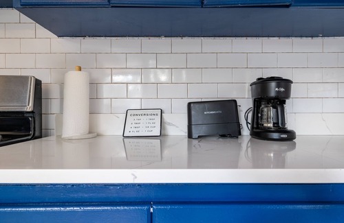 Evanston Condominio | MDRN Kid-Friendly Apt|Charming|Private|Sunny|Fast Wi-Fi| Parking