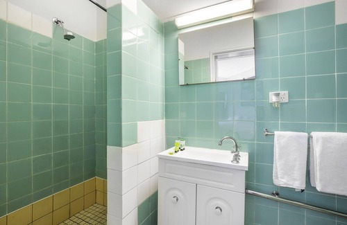 Broadmeadows Hotel | Meadow Inn Hotel-Motel